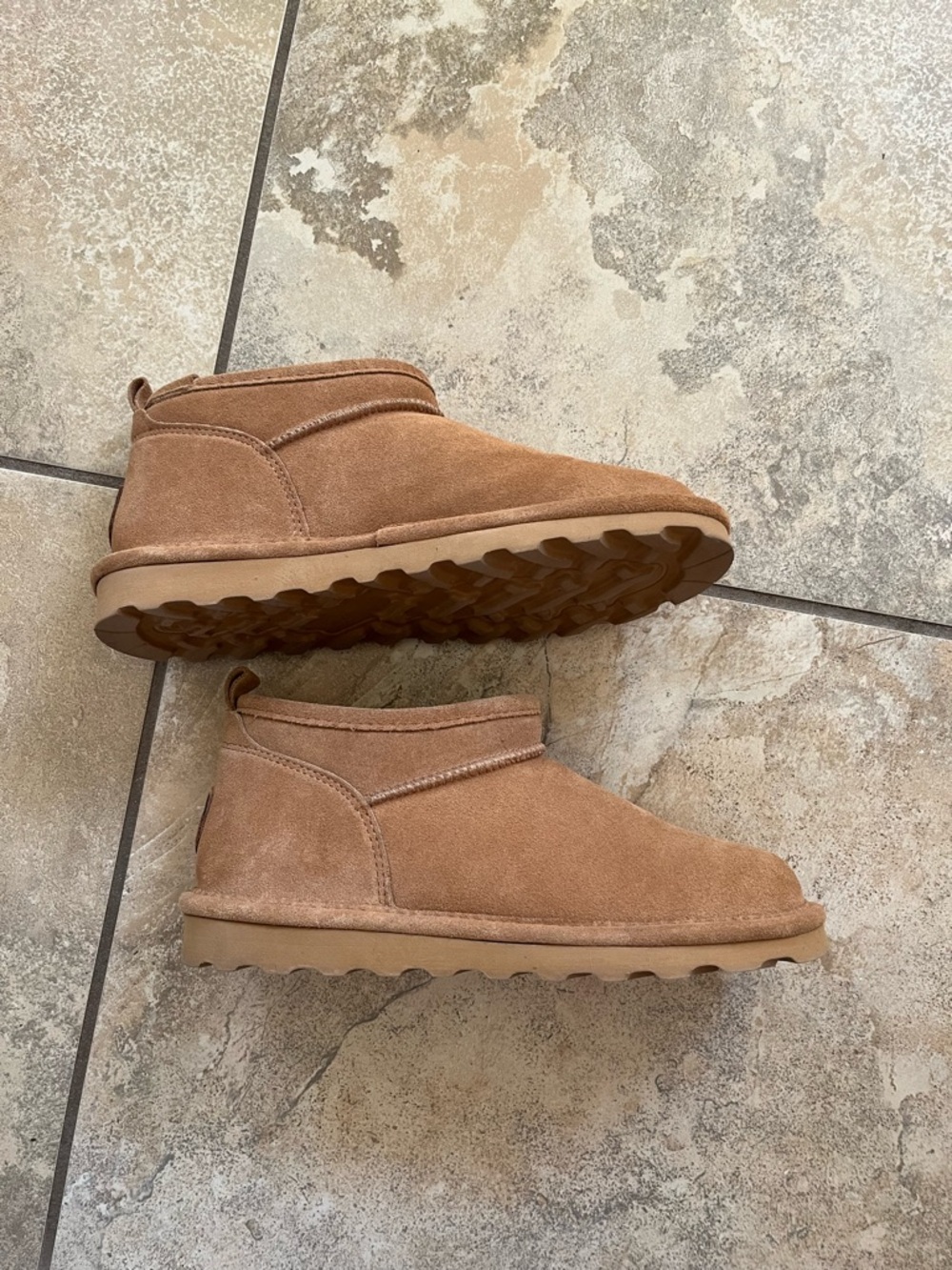 BearPaw Super Shorty bootie size 10